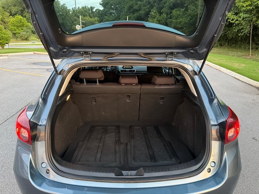 Mazda MAZDA3  2015