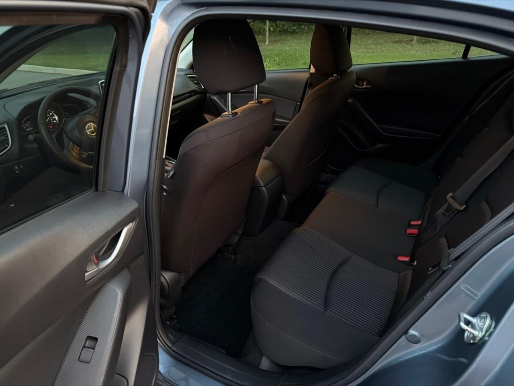 Mazda MAZDA3  2015