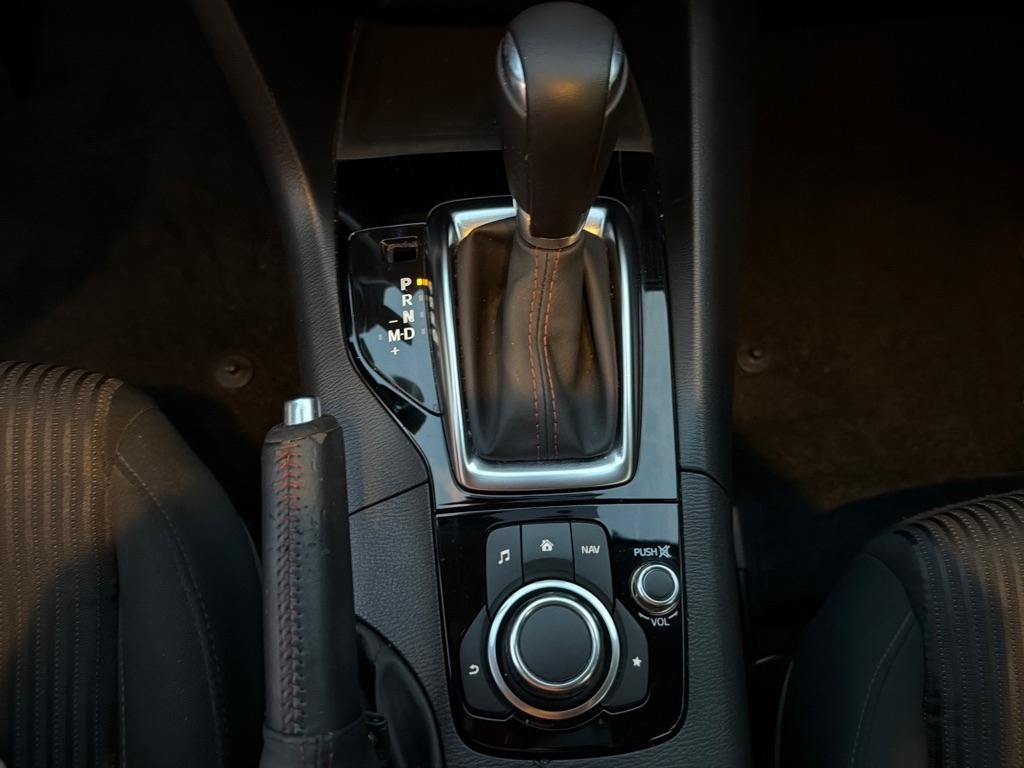 Mazda MAZDA3  2015