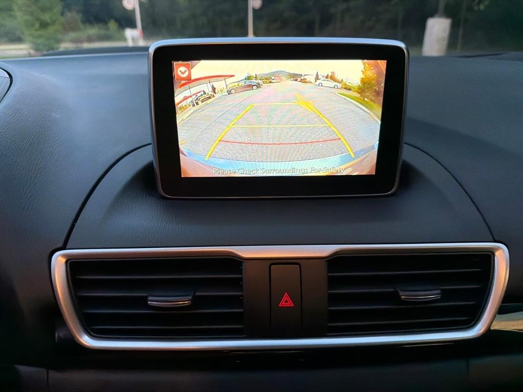 Mazda MAZDA3  2015