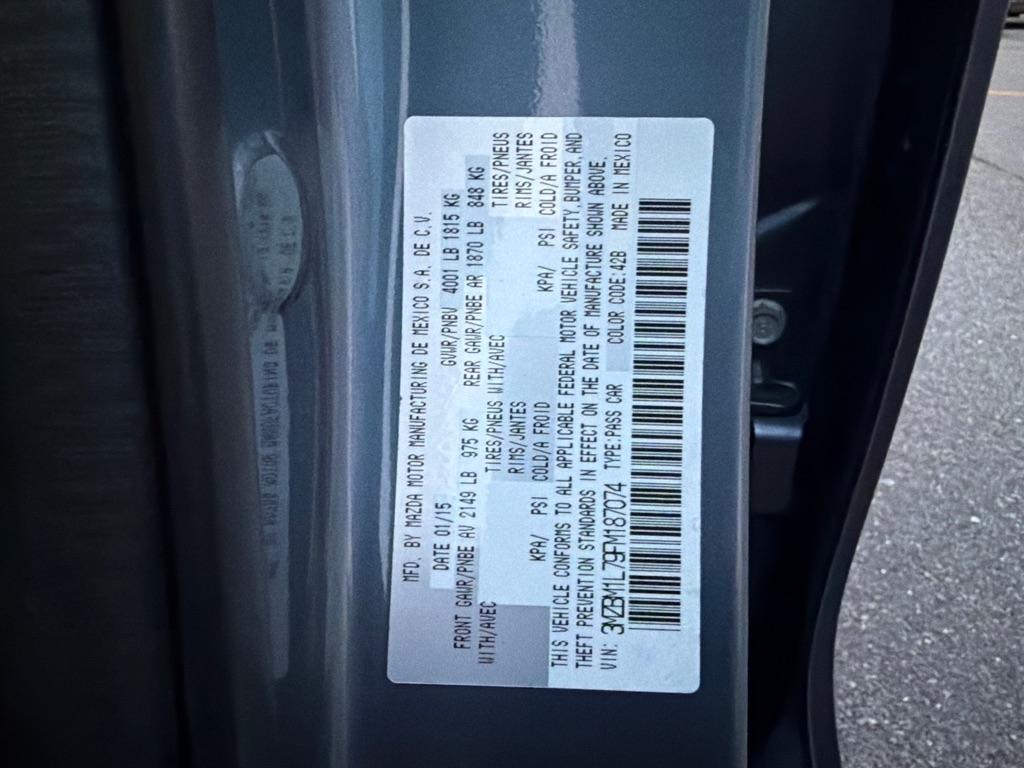 Mazda MAZDA3  2015