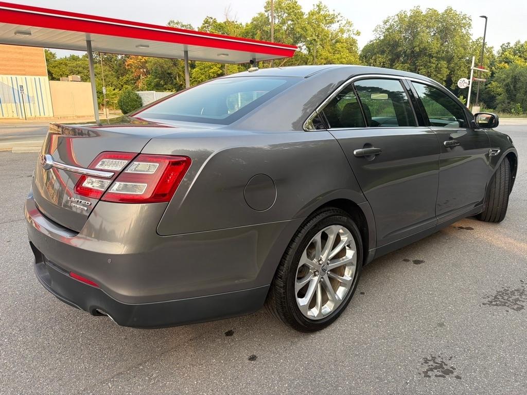 Ford Taurus  2014