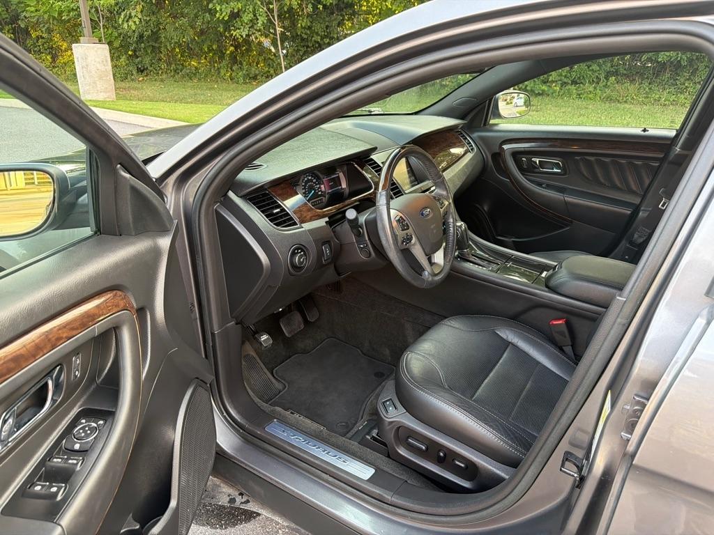 Ford Taurus  2014