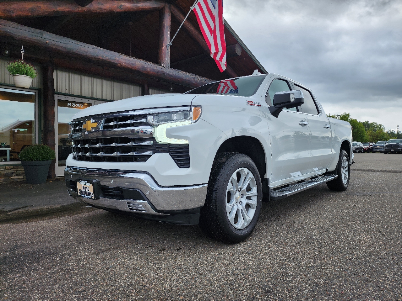2022 Chevrolet Silverado 1500 LTZ Crew Cab 4WD
