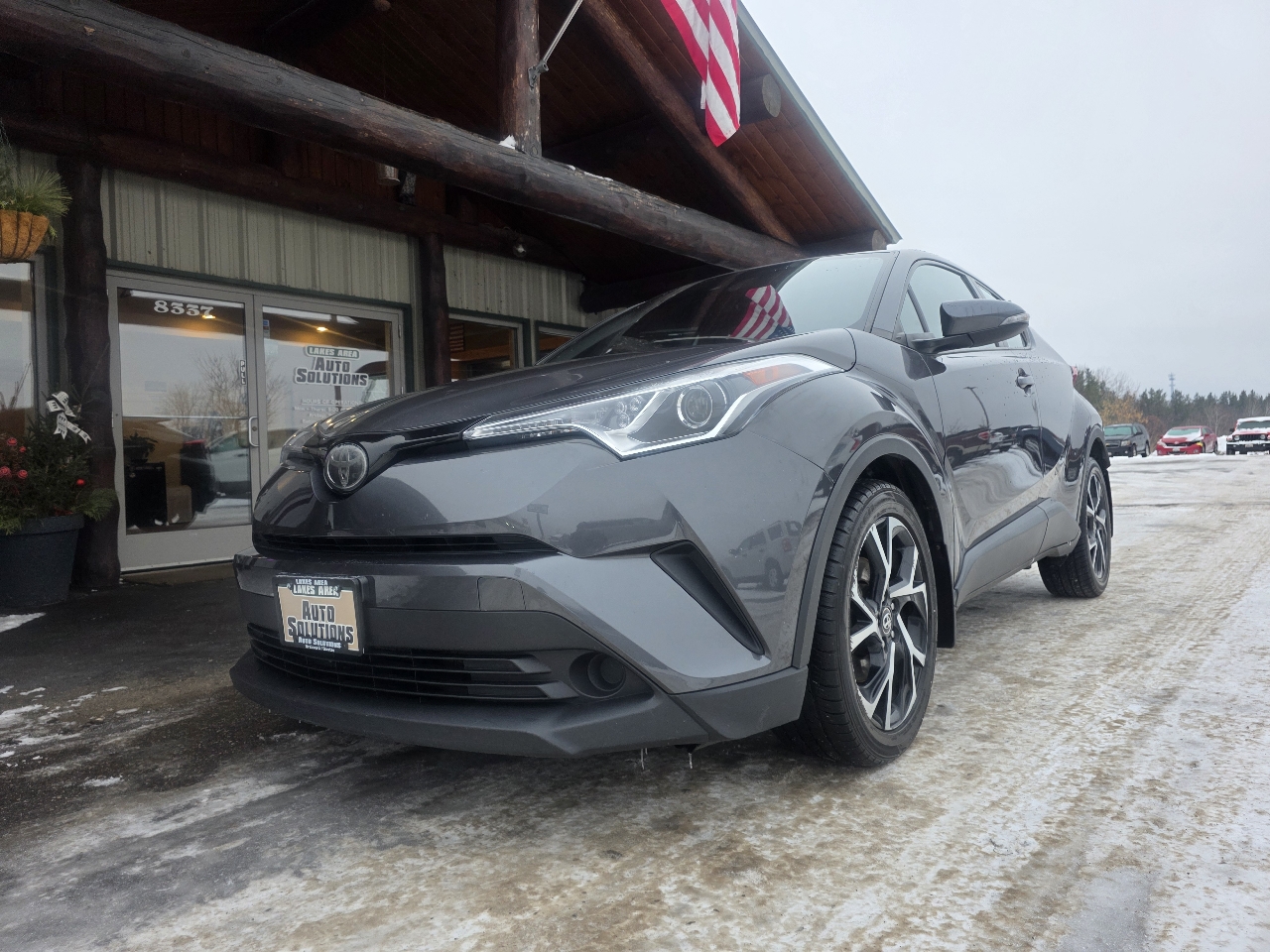 2018 Toyota C-HR XLE's photo