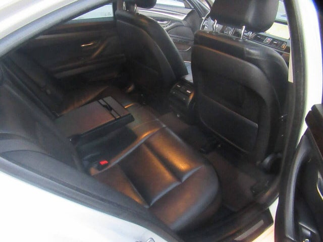 BMW 5-Series 528i xDrive 2015