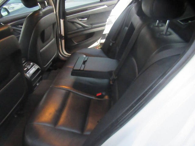 BMW 5-Series 528i xDrive 2015