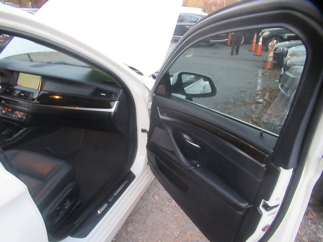 BMW 5-Series 528i xDrive 2015