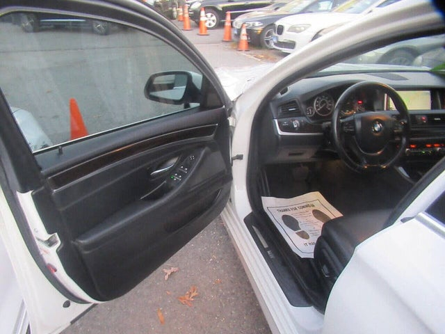 BMW 5-Series 528i xDrive 2015