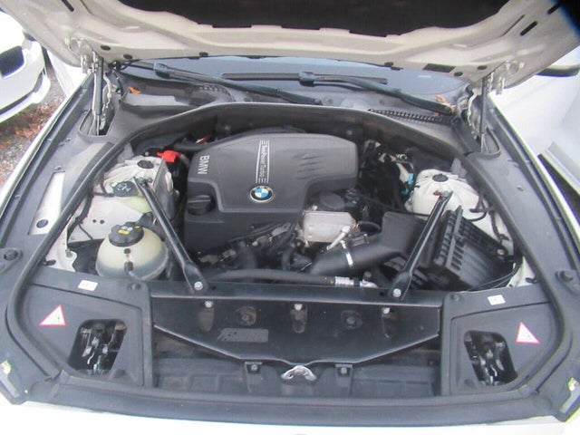 BMW 5-Series 528i xDrive 2015