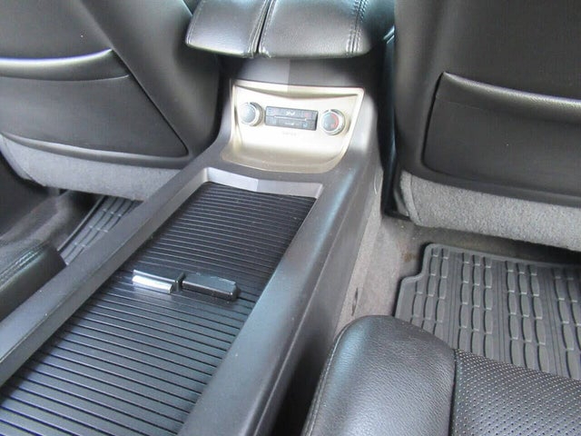 Lincoln MKT 3.5L with EcoBoost AWD 2011