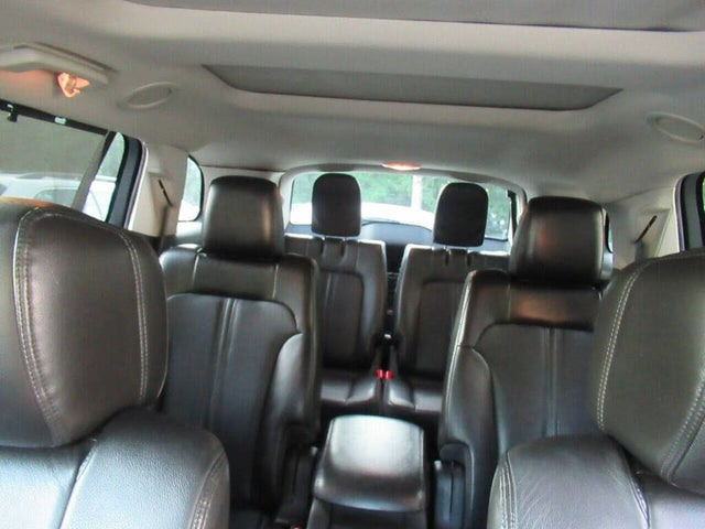 Lincoln MKT 3.5L with EcoBoost AWD 2011