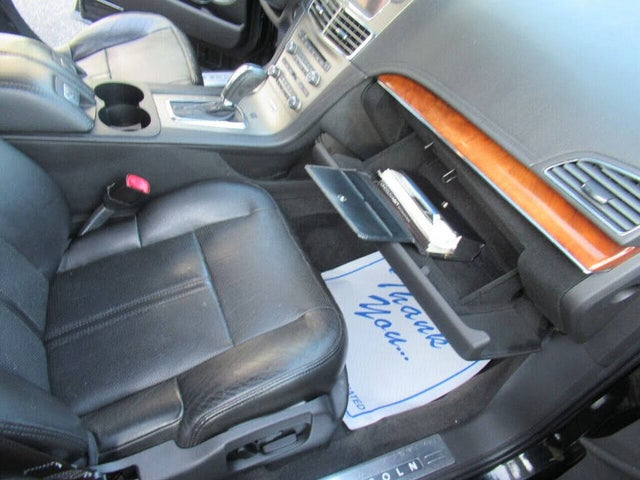 Lincoln MKT 3.5L with EcoBoost AWD 2011