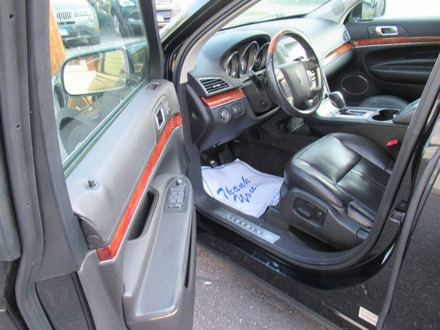 Lincoln MKT 3.5L with EcoBoost AWD 2011