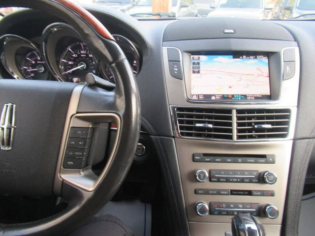 Lincoln MKT 3.5L with EcoBoost AWD 2011