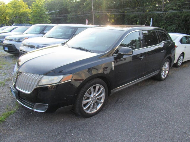 Lincoln MKT 3.5L with EcoBoost AWD 2011