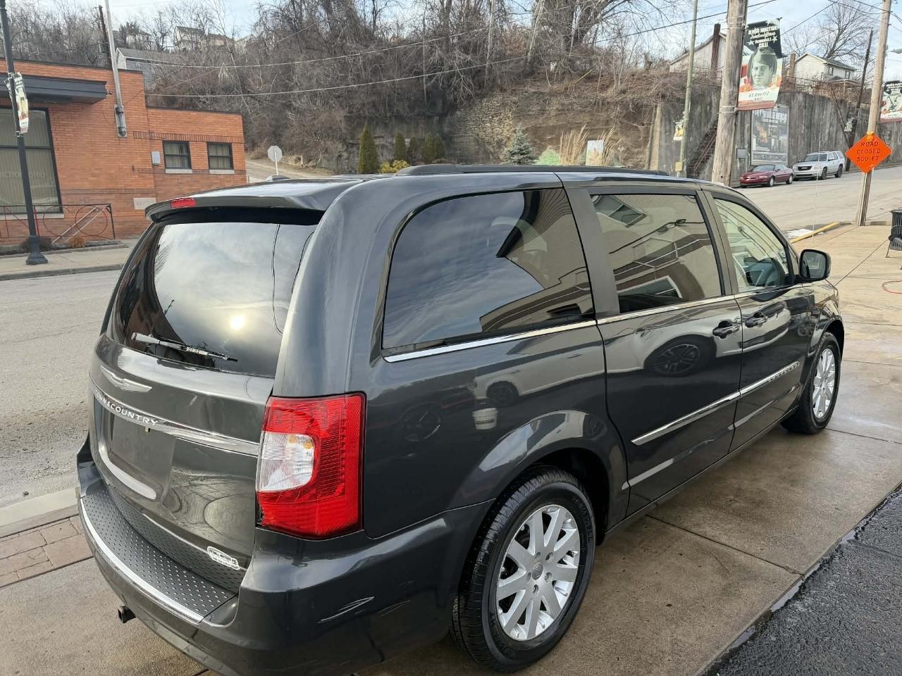 Chrysler Town & Country Touring 2012