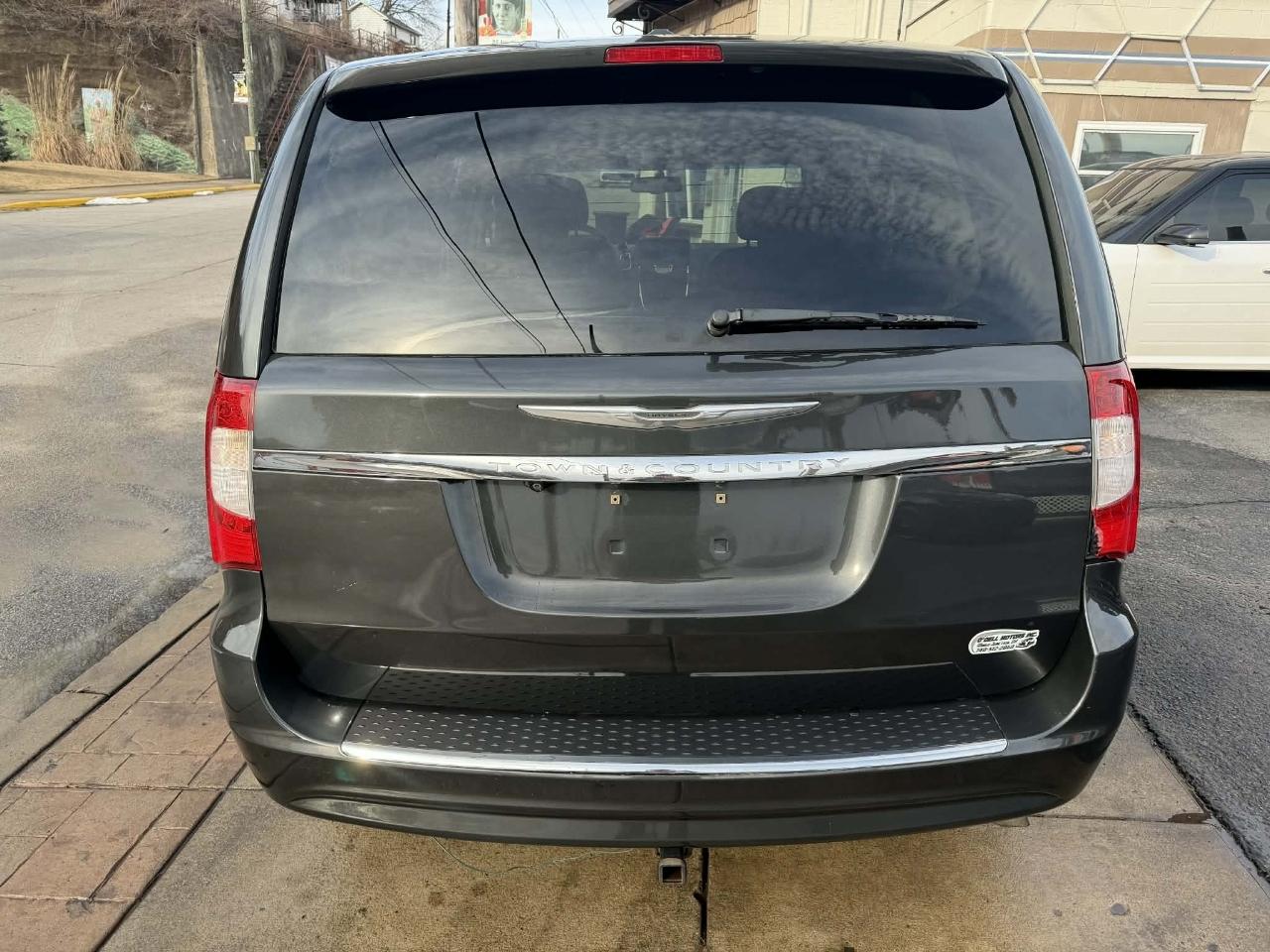 Chrysler Town & Country Touring 2012