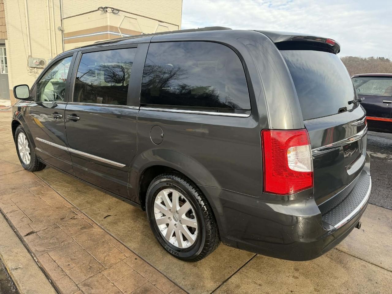 Chrysler Town & Country Touring 2012