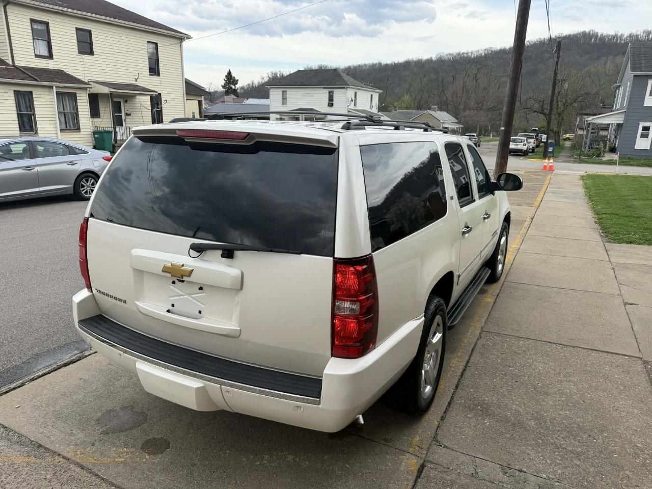 Chevrolet Suburban LTZ 1500 4WD 2013