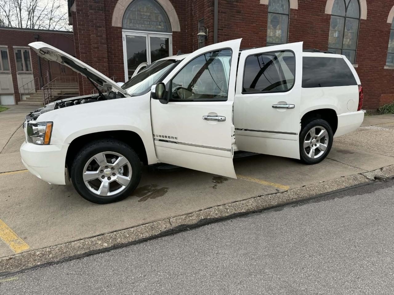 Chevrolet Suburban LTZ 1500 4WD 2013