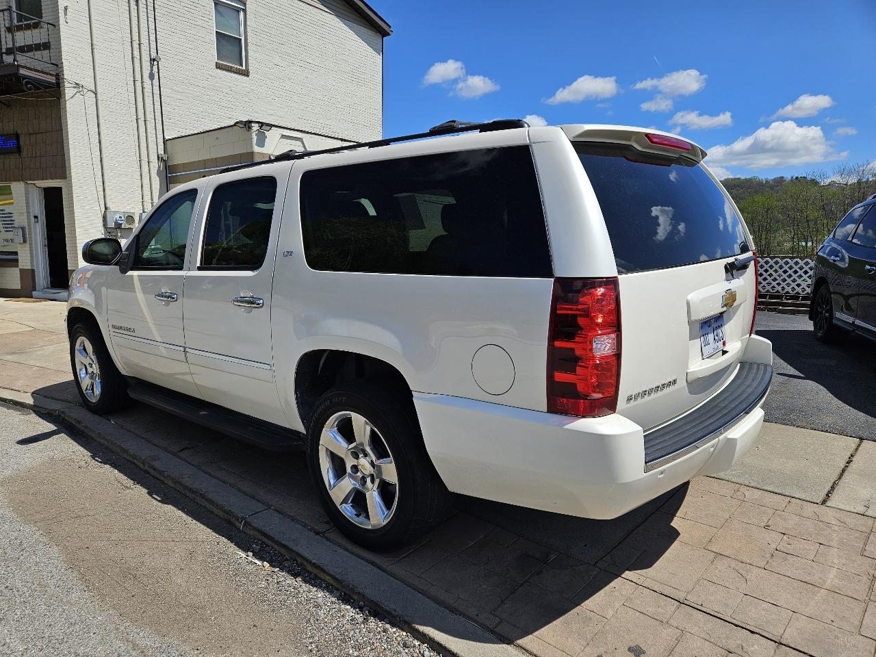 Chevrolet Suburban LTZ 1500 4WD 2013