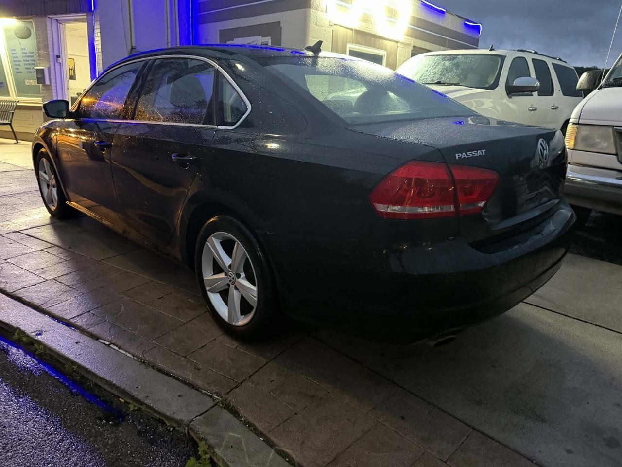 Volkswagen Passat 2.5L SE AT 2013