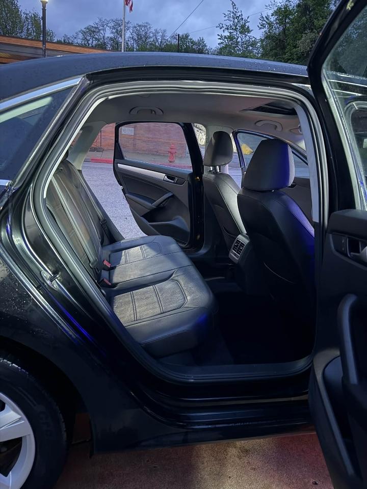 Volkswagen Passat 2.5L SE AT 2013