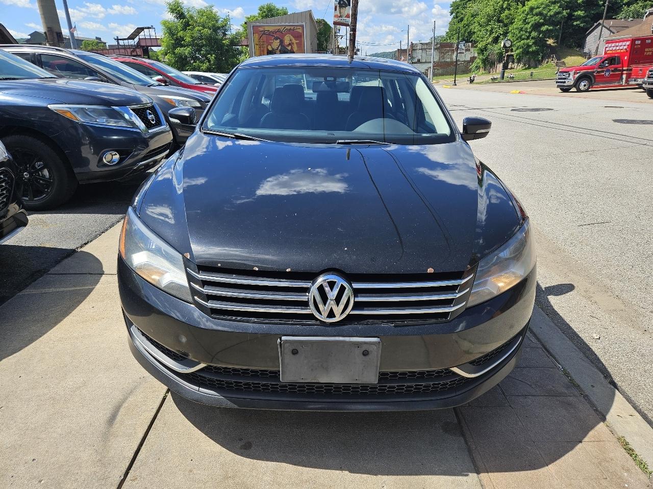 Volkswagen Passat 2.5L SE AT 2013