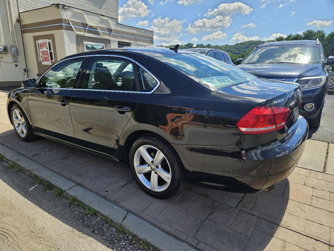Volkswagen Passat 2.5L SE AT 2013