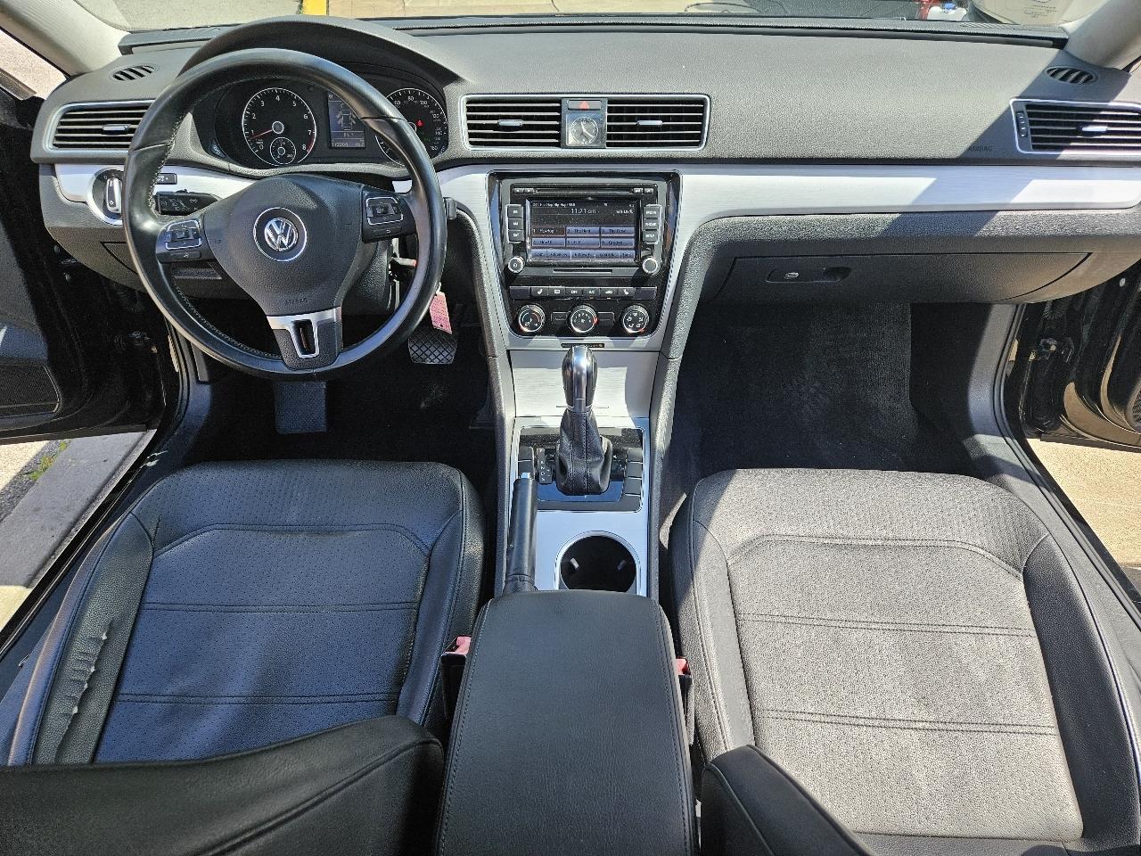 Volkswagen Passat 2.5L SE AT 2013