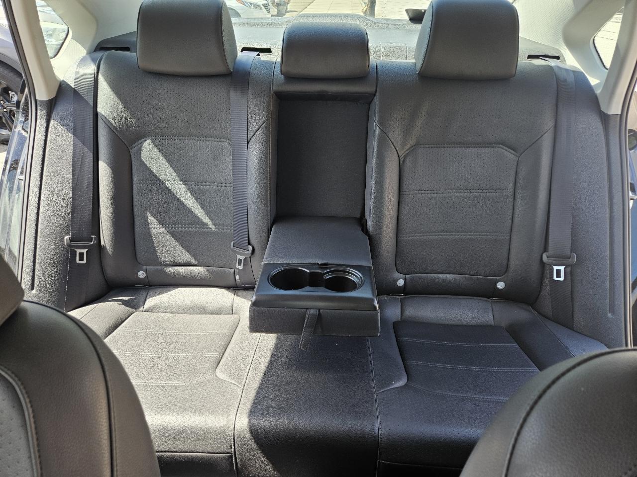 Volkswagen Passat 2.5L SE AT 2013