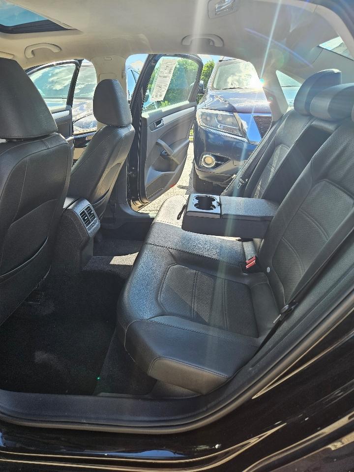Volkswagen Passat 2.5L SE AT 2013