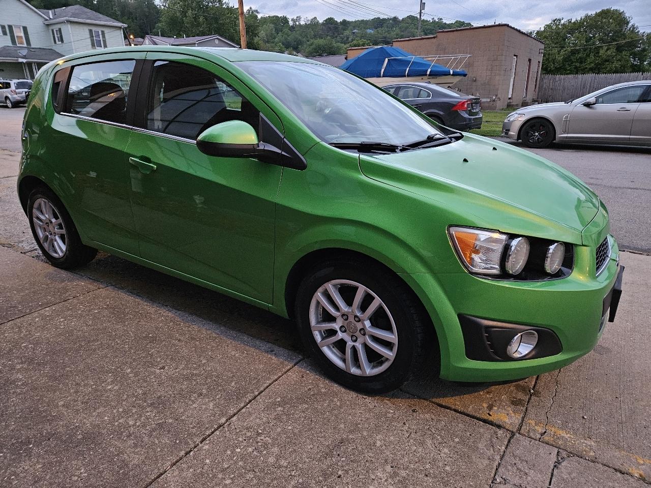 Chevrolet Sonic LT Auto 5-Door 2015