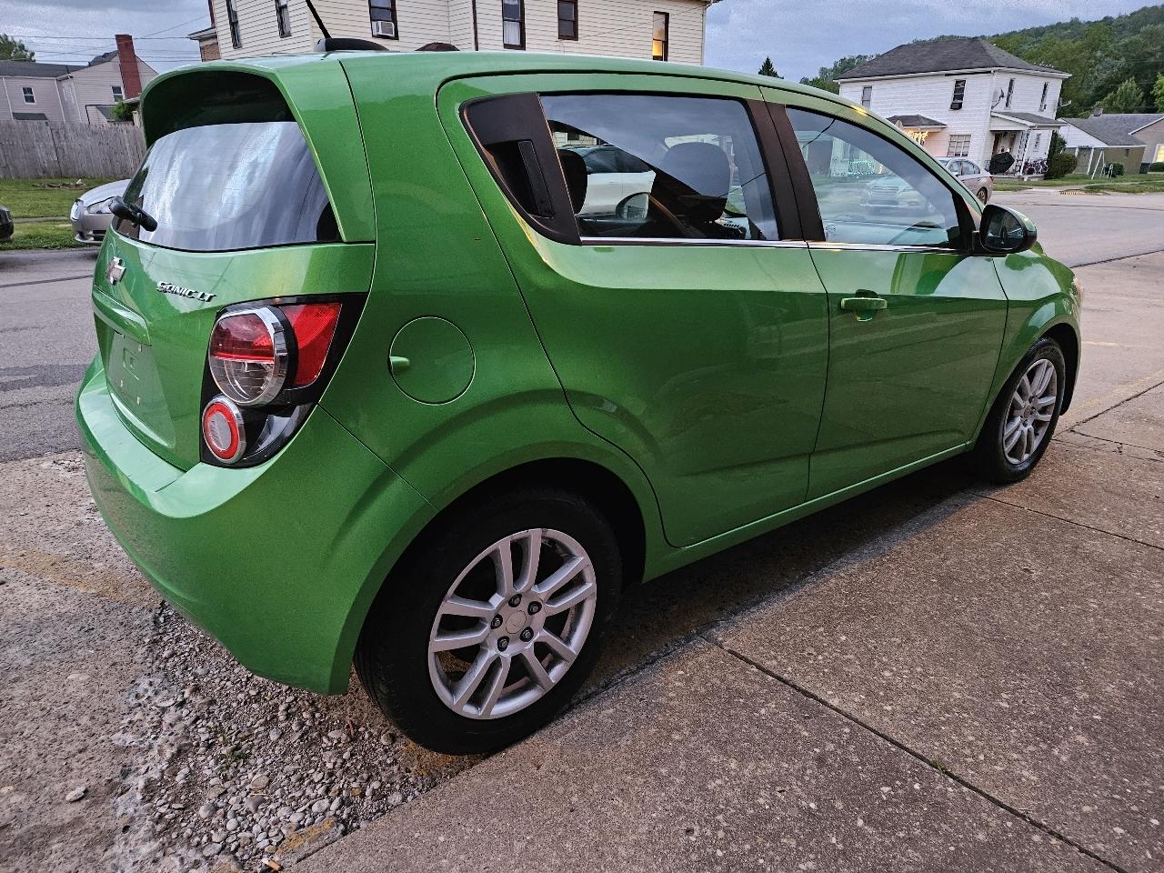 Chevrolet Sonic LT Auto 5-Door 2015