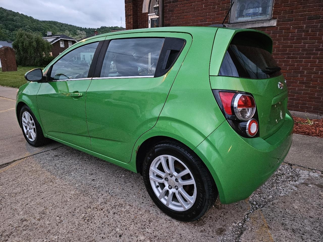 Chevrolet Sonic LT Auto 5-Door 2015