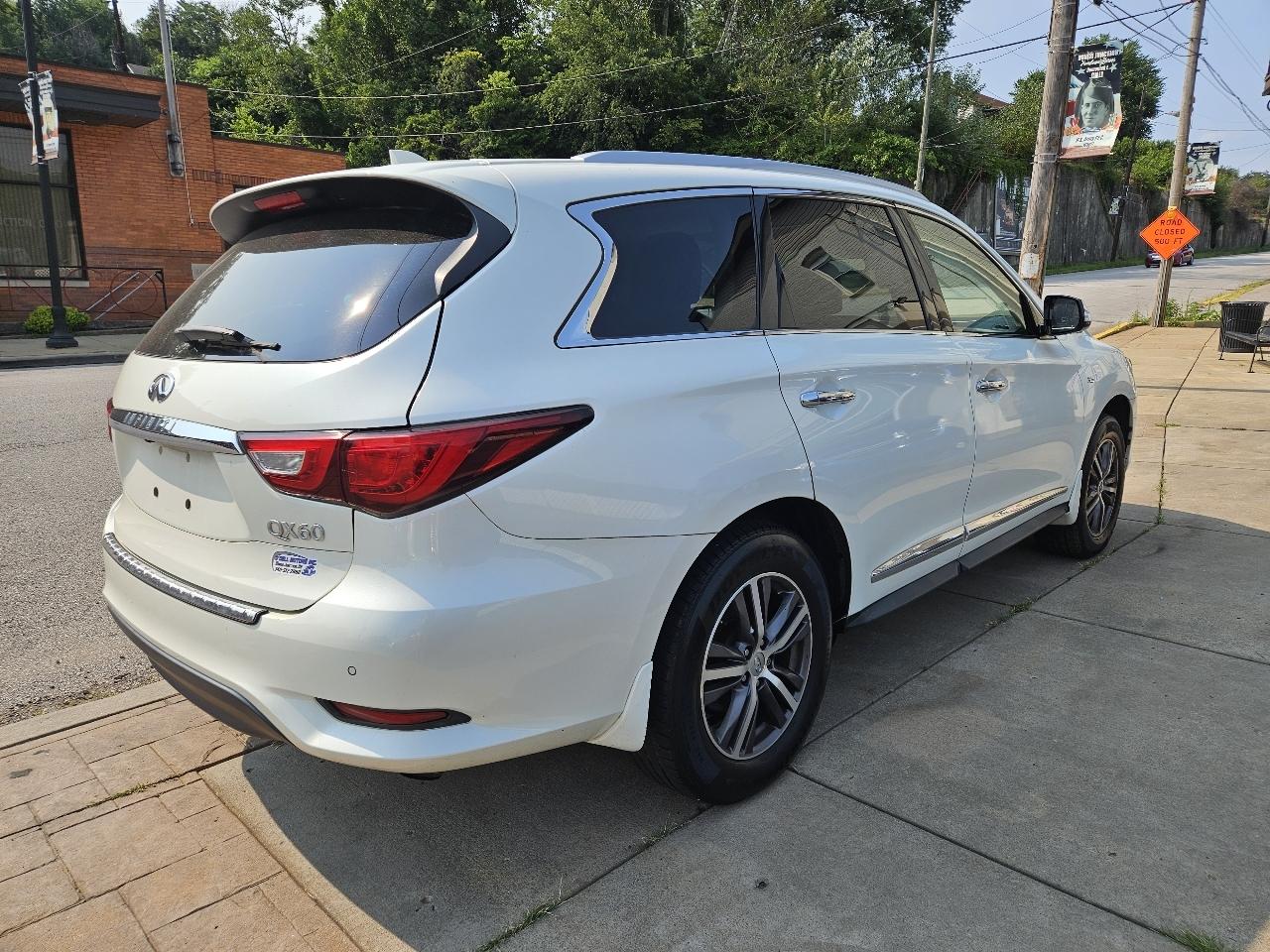 Infiniti QX60 Base AWD 2017