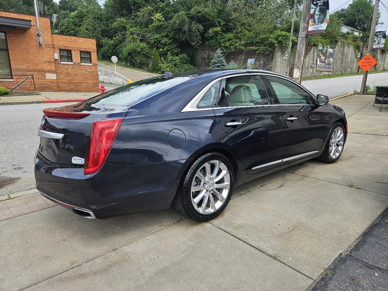 Cadillac XTS Luxury FWD 2014