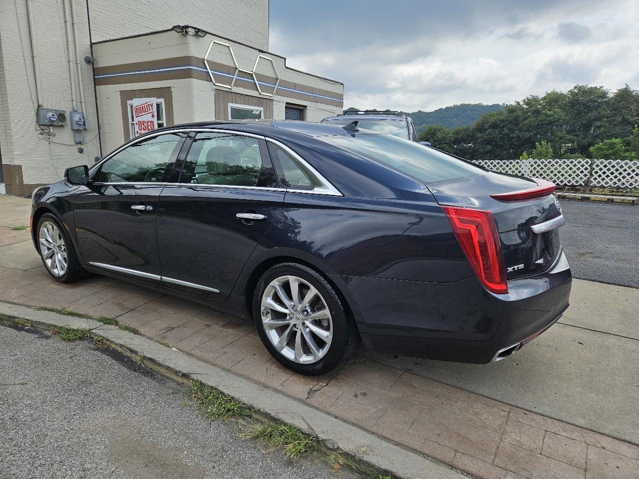 Cadillac XTS Luxury FWD 2014