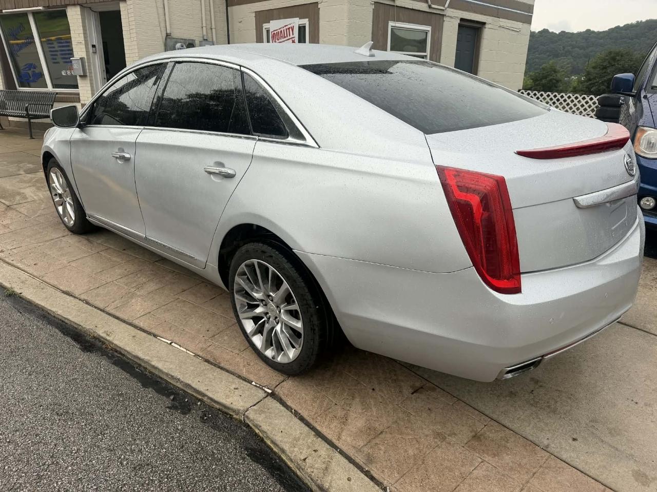 Cadillac XTS Luxury 2013
