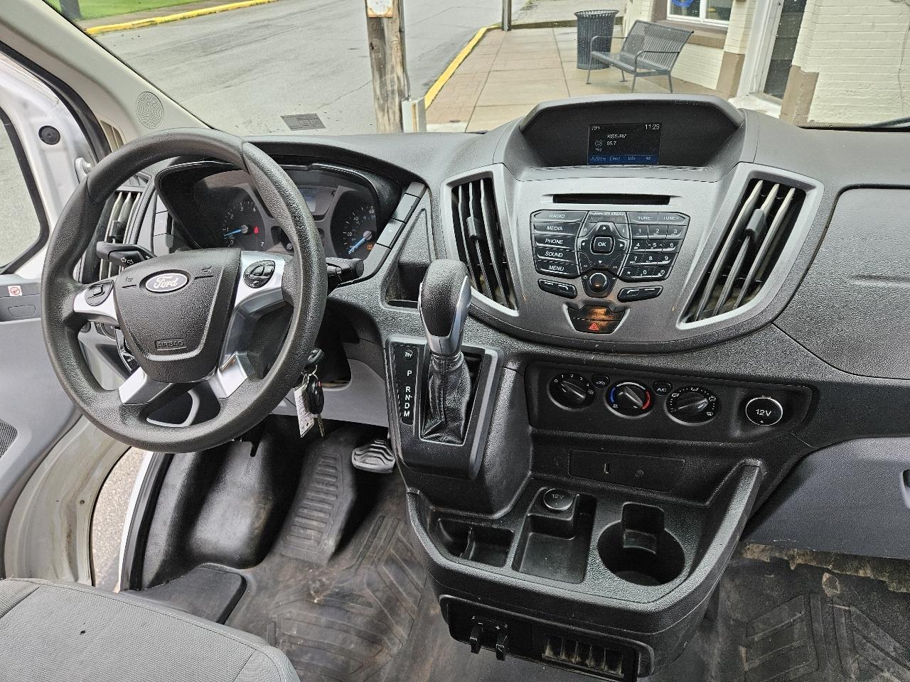 Ford Transit 250 Van Low Roof w/Sliding Pass. 130-in. WB 2019