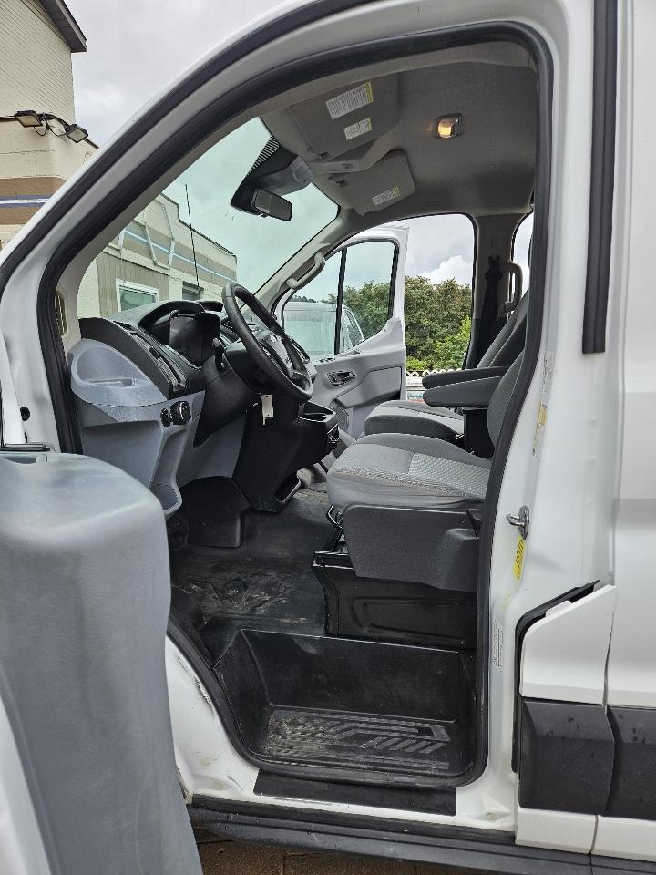 Ford Transit 250 Van Low Roof w/Sliding Pass. 130-in. WB 2019