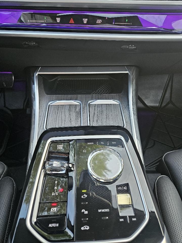 BMW 7-Series 740i xDrive 2025