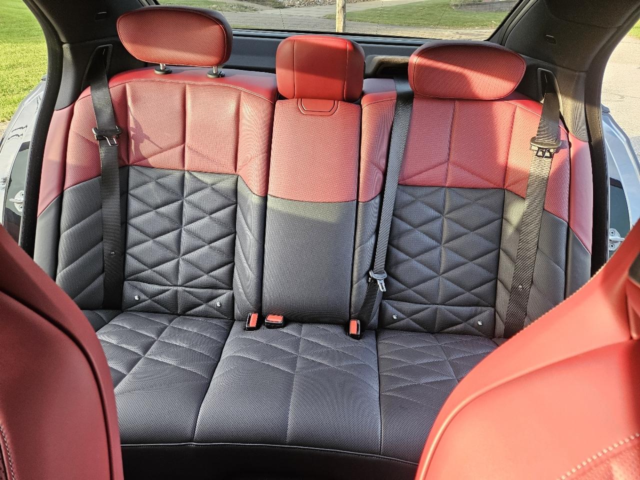 BMW 7-Series 740i xDrive 2025