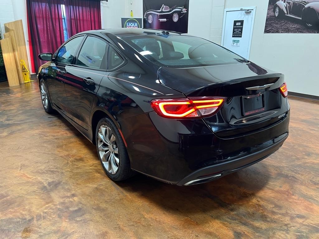 Chrysler 200 4dr Sdn S FWD 2016