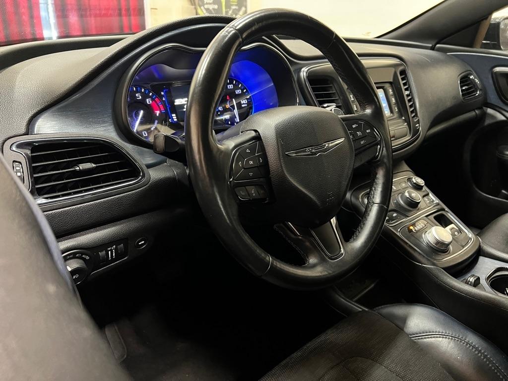 Chrysler 200 4dr Sdn S FWD 2016