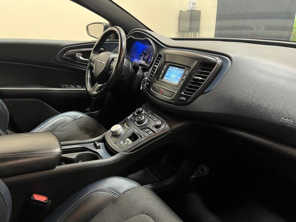 Chrysler 200 4dr Sdn S FWD 2016