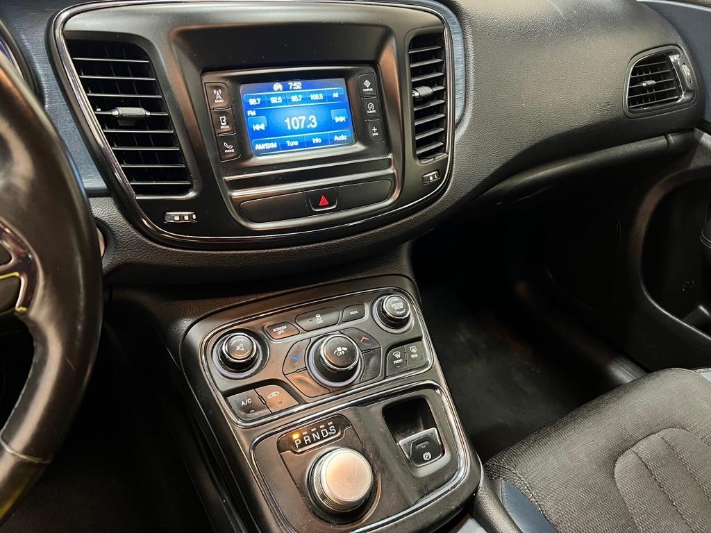 Chrysler 200 4dr Sdn S FWD 2016