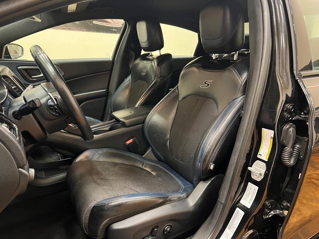 Chrysler 200 4dr Sdn S FWD 2016