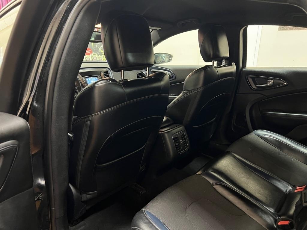 Chrysler 200 4dr Sdn S FWD 2016